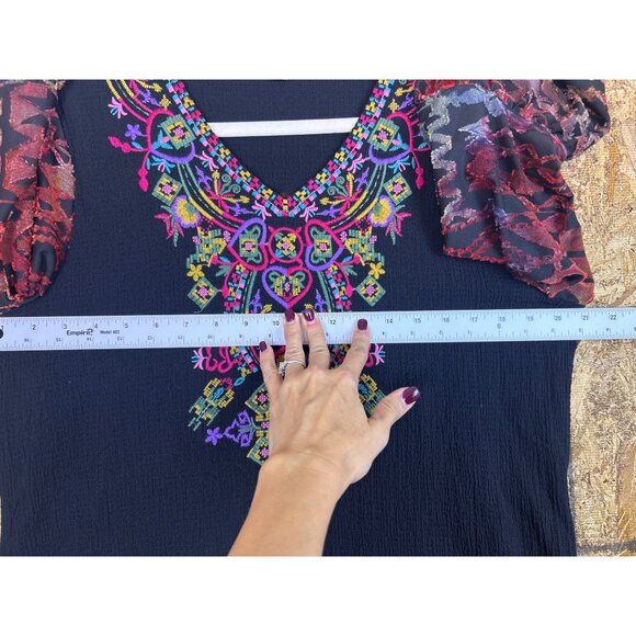 Calessa Black Textured Rainbow Embroidered Boho Bell Sleeve Top Size M Peasant - Picture 7 of 8